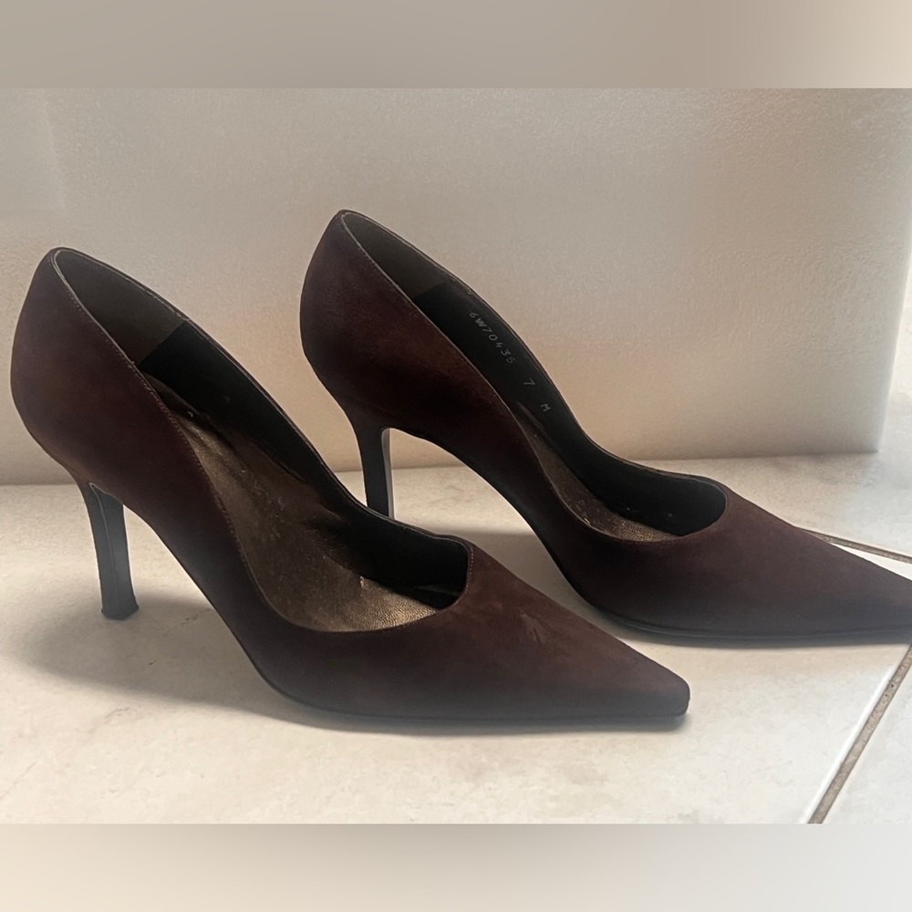 Stuart Weitzman 
Size 7 
Deep Brown - Suede